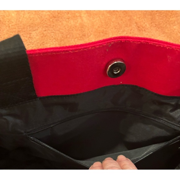 GEOGIA BULLDOGS RED TOTE 15”W 9” DEEP LNC - Picture 4 of 9